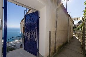 Villa Gr - Enchanting Villa Overlooking the Sea