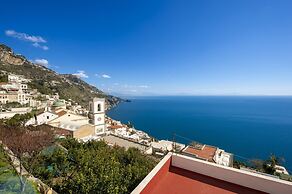 Villa Gr - Enchanting Villa Overlooking the Sea