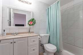 Cherry Suites 3BR Apt w W D Pool Table