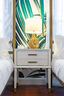 Cherry Suites 3BR Apt w W D Pool Table