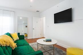 Cherry Suites 3BR Apt w W D Pool Table