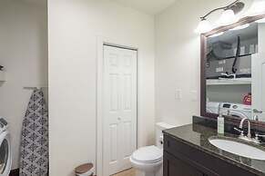 Sosuite 2BR Penthouse w W D Gym On-site Bar