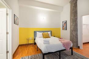 Sosuite 2BR Penthouse w W D Gym On-site Bar