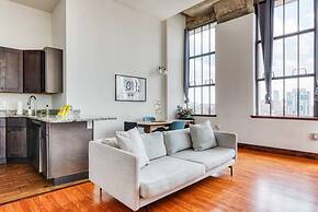 Sosuite 2BR Penthouse w W D Gym On-site Bar