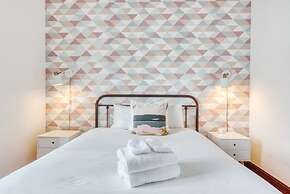 Sosuite 2BR Penthouse w W D Gym On-site Bar