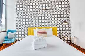 Sosuite 2BR Penthouse w W D Gym On-site Bar