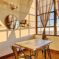 Sosuite 1BR Penthouse w W D Gym On-site Bar