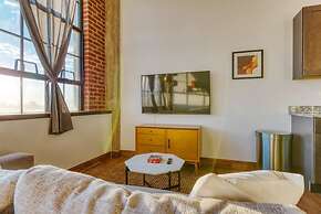 Sosuite 1BR Penthouse w W D Gym On-site Bar