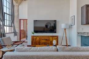 Sosuite 2BR Penthouse w Balcony W D Gym