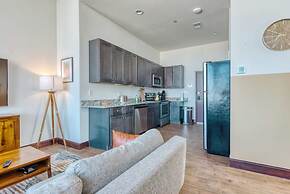 Sosuite 2BR Penthouse w Balcony W D Gym