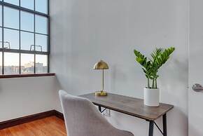 Sosuite 2BR Penthouse w Balcony W D Gym