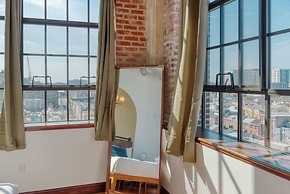 Sosuite 2BR Penthouse w Balcony W D Gym