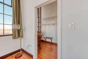 Sosuite 2BR Penthouse w Balcony W D Gym