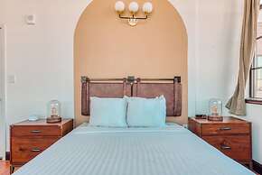 Sosuite 2BR Penthouse w Balcony W D Gym