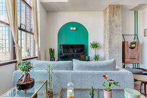 Sosuite 1BR Penthouse w W D Gym On-site Bar