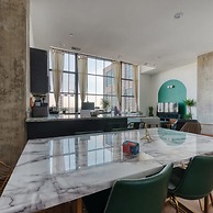 Sosuite 1BR Penthouse w W D Gym On-site Bar