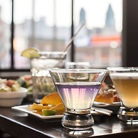 Sosuite 1BR Penthouse w W D Gym On-site Bar