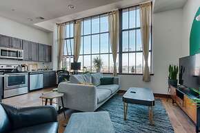 Sosuite 1BR Penthouse w W D Gym On-site Bar