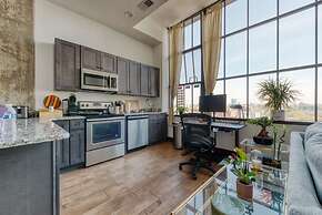 Sosuite 1BR Penthouse w W D Gym On-site Bar