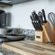 Sosuite 1BR Penthouse w W D Gym On-site Bar