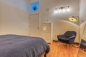 Sosuite 1BR Penthouse w W D Gym On-site Bar