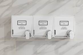 Sosuite 1BR Penthouse w W D Gym On-site Bar