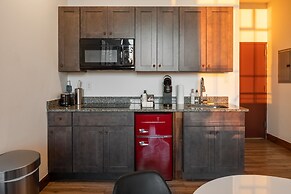 Sosuite Studio w W/d, Gym, On-site Restaurant