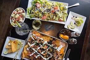 Sosuite Studio w W/d, Gym, On-site Restaurant