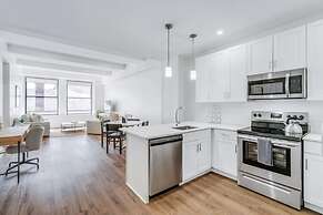 Sosuite 2BR Apt w Park View, W/d, Gym, Lounge