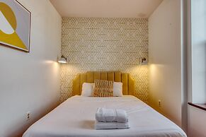 Stairway 3BR Apt w W D Ideal for Groups