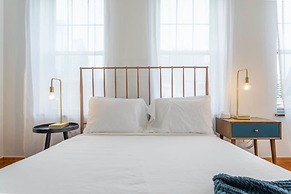 Stairway 3BR Apt w W D Ideal for Groups