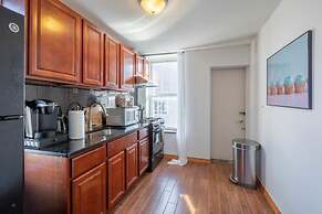 Stairway 3BR Apt w W D Ideal for Groups