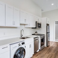 Sosuite 1BR Apt w W D Gym Lounge Park View