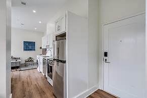 Sosuite 1BR Apt w W D Gym Lounge Park View