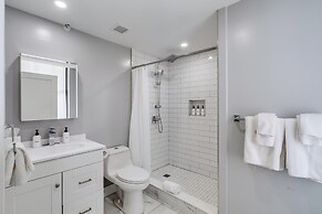 Sosuite 1BR Apt w W D Gym Lounge Park View