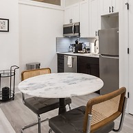 Sosuite 1BR Apt w W/d, Desk Alcove