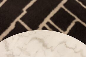 Sosuite 2BR Apt w W/d, Gym, On-site Restaurant