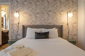 Sosuite 2BR Apt w W/d, Gym, On-site Restaurant