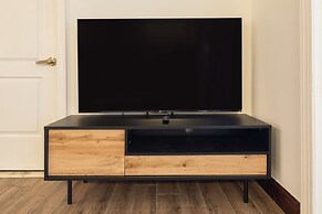 Sosuite 2BR Apt w W/d, Gym, On-site Restaurant