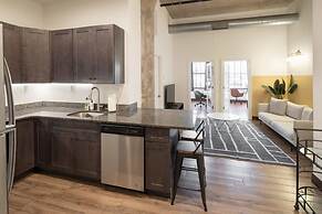 Sosuite 2BR Apt w W/d, Gym, On-site Restaurant