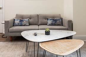 Sosuite 1BR Apt Acc w W D Gym Lounge