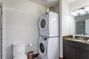 Sosuite 2BR Penthouse w W D Gym On-site Bar