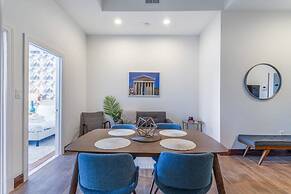 Sosuite 2BR Penthouse w W D Gym On-site Bar