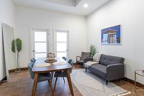 Sosuite 2BR Penthouse w W D Gym On-site Bar