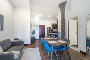 Sosuite 2BR Penthouse w W D Gym On-site Bar