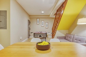 Cherry Suites 3BR Apt w W D Foosball Table