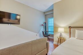 Cherry Suites 3BR Apt w W D Foosball Table