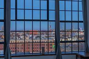 Sosuite Studio Penthouse w Gym On-site Bar