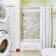 Sosuite 2BR Apt w W/d, Gym, On-site Restaurant