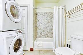 Sosuite 2BR Apt w W/d, Gym, On-site Restaurant